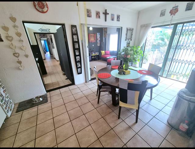 4 BEDROOM HOUSE FOR SALE IN MAYBERRY PARK